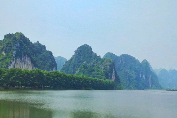 Hồ Quan Sơn – ‘tiên cảnh’ sát sạt Hà Nội đang được giới trẻ truy lùng