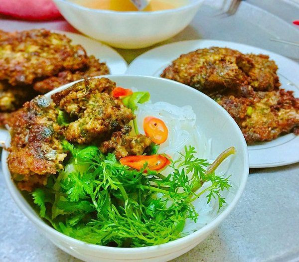 Rươi – món đặc sản “nhìn thì sợ, nếm thử thì mê” riêng có của miền Bắc