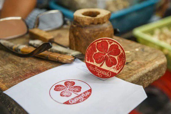 Nghề khắc con dấu thủ công ở phố cổ Hà Nội