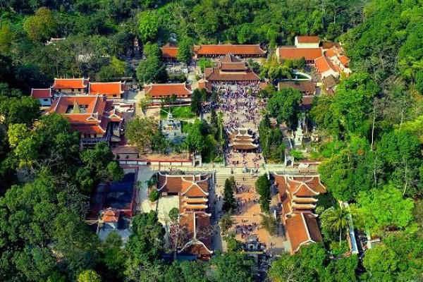 Khám phá Chùa Hương – Hành trình về miền linh thiêng đất Phật