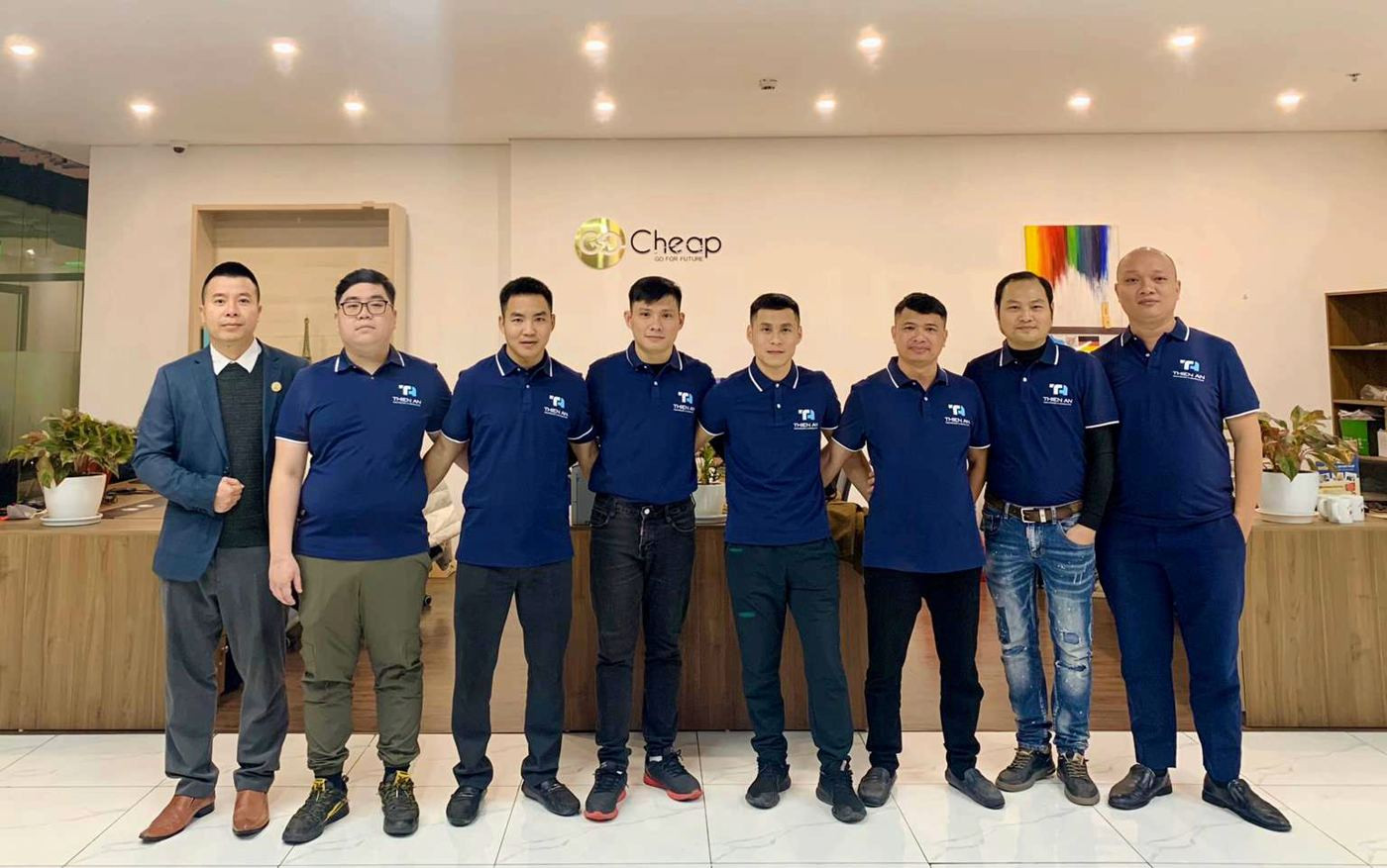 Đội ngũ tài xế GOCheap tại văn phòng Hà Nội