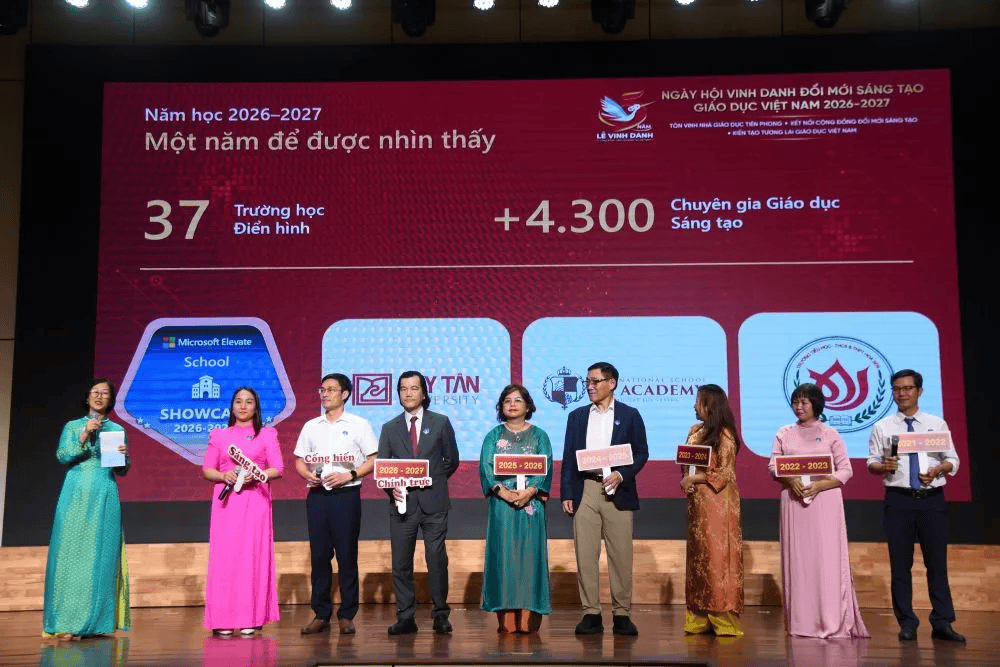 Các thầy cô giáo và chuyên gia giáo dục rạng ngời tại Ngày hội Vinh danh 2026