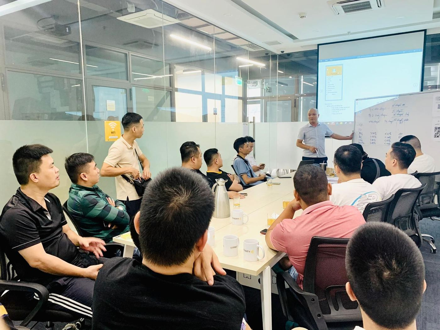 Buổi đào tạo tài xế tại văn phòng GOCheap