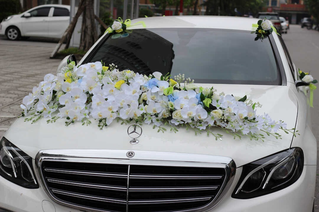 Cách chọn màu xe cưới hợp mệnh dâu rể giúp hôn nhân viên mãn 2023