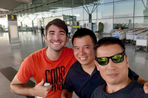 Đưa Đón Chuyên Gia Nước Ngoài Với Tài Xế Am Hiểu Ngoại Ngữ