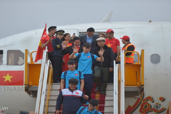 Vì sao chọn Vietjet thay vì VNA chở U23?